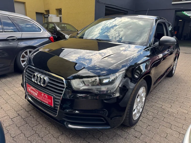 Audi A1 attraction, Schwarz, Baujahr 2010