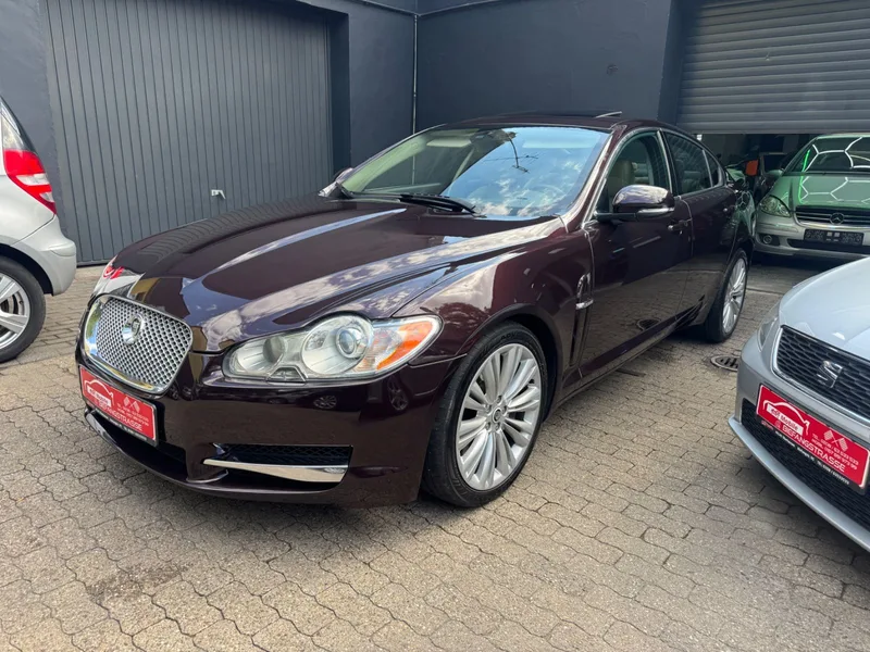 Jaguar XF 3.0 V6 Diesel S Premium Luxury, Braun, Baujahr 2010